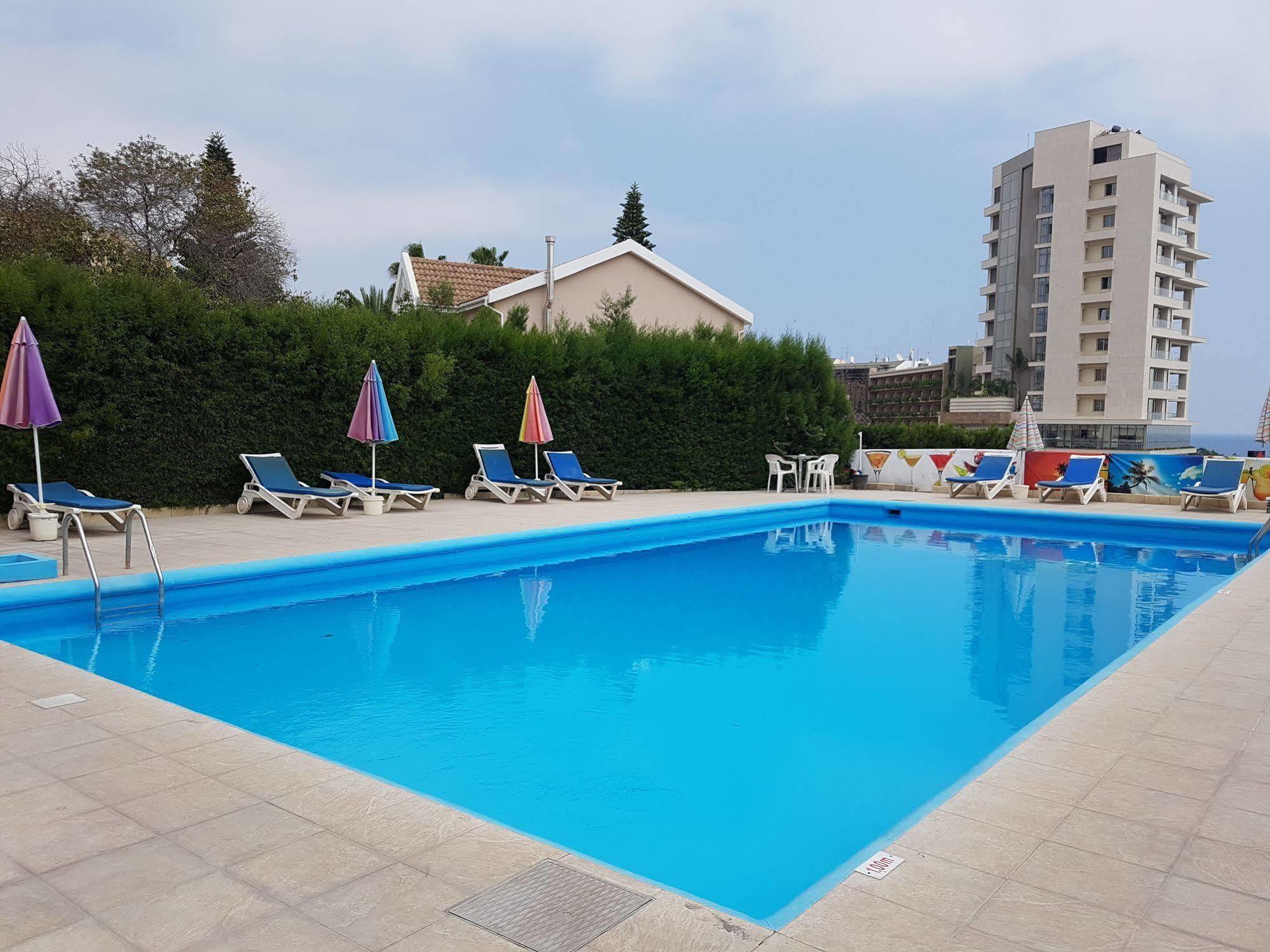 Polyxeni Hotel Apartments Limassol Exterior foto